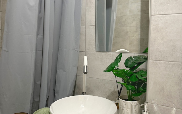 Avinon Apartments