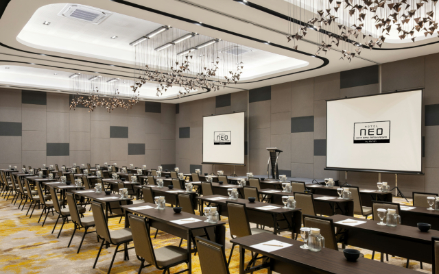 Отель Neo Kota Baru Parahyangan