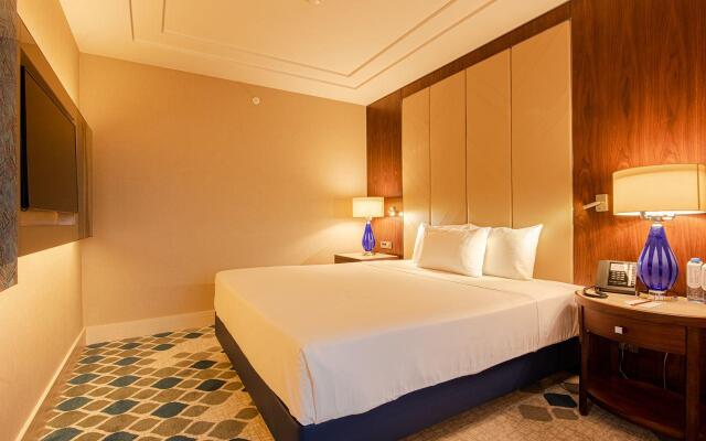 Azimut Grand Tashkent Hotel