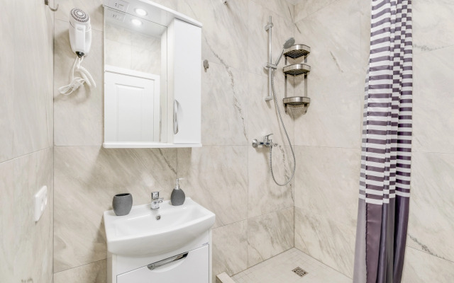 Apartamenty Studiya s Balkonom Art-Aparty u Ekspoforuma
