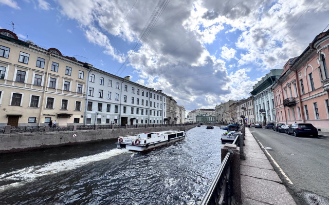 Квартира Уютная с видом на реку Мойку