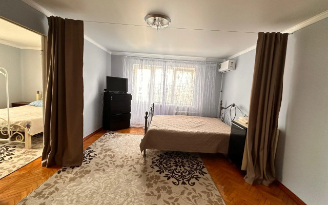 Na Prospekte Lenina 63A Flat