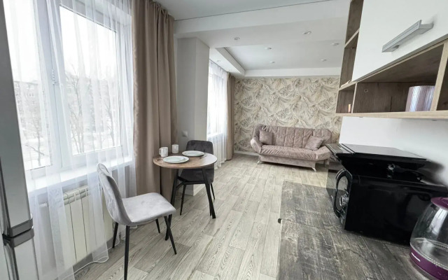 Tryokhkomnatnaya Flat