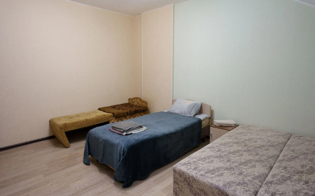 Trekhkomnatnye na Saltykova-Schedrina 3 Apartments