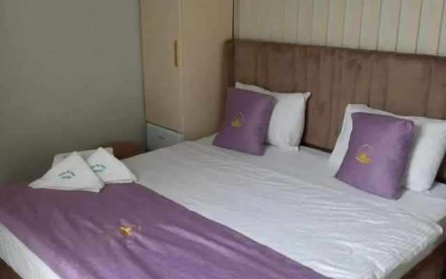 Perla De Mar Inn Hotel