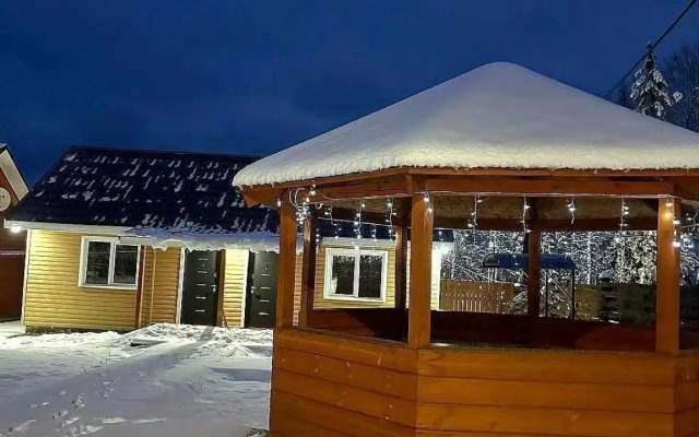 Апартаменты в Гостевoм Доме с Видом на Горы