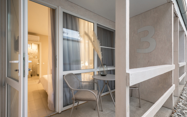 Summer Suites - clean sea without fuel oil at 450 meters Kurortny Hotel