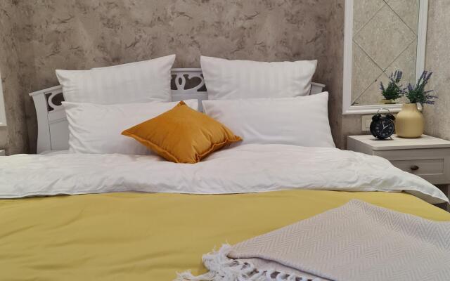 Biznes-Klassa V Samom Tsentre Goroda Apartments