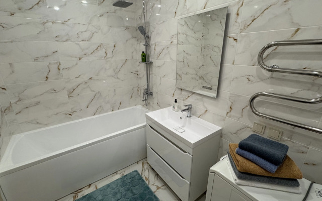 Kvartira U Metro Grushevka Apartments