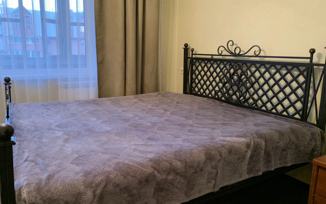 Квартира двухкомнатная у БЦ Первая Башня