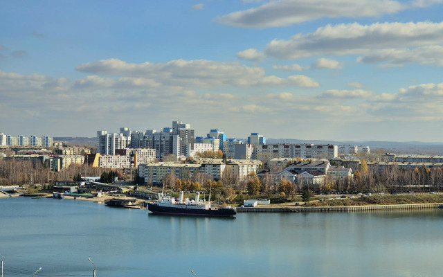 MORE i SPA s saunoy i vidom na reku Apartments