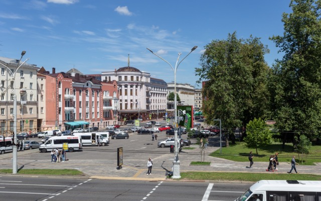 Stilnye apartamenty s dvumya spalnyami v tsentre Apartments