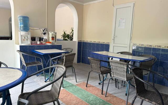 Come Inn na Klenovoy Guest House