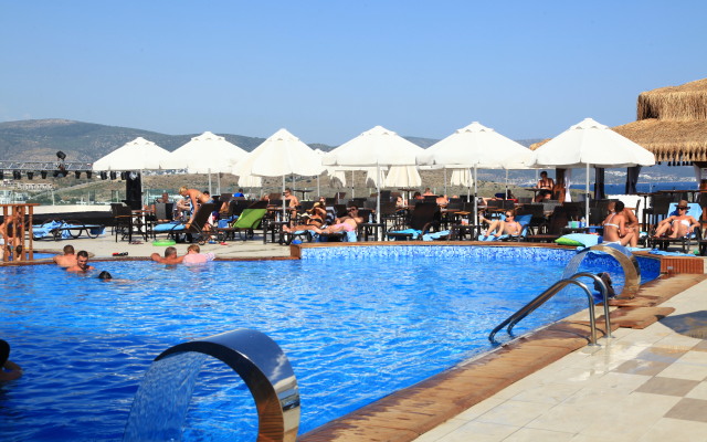 Royal Arena Hotel & Resort Spa