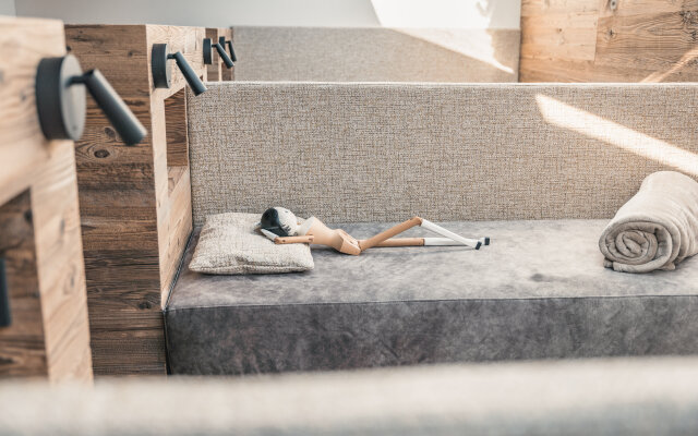 La Cort My Dollhouse - Adults Only