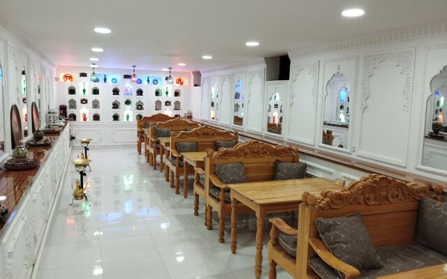 Parvina Hotel