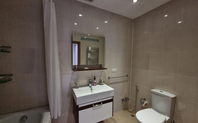 Isr Lux Apartments