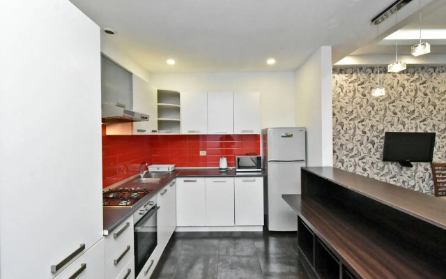 2-K v Novostroyke, Ulitsa In Yerevantsu, Hh399 Flat