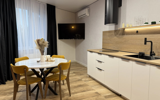 Dizaynerskaya S Vidom Na Gory Flat