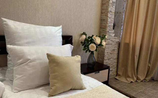 Na Ulitse Khvorostukhina, 1a Flat