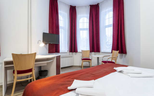 Dagmar Hotel