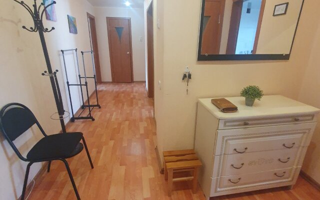 Na Frunze v tsentre Razmeshchenie do 10-ti chelovek Apartments