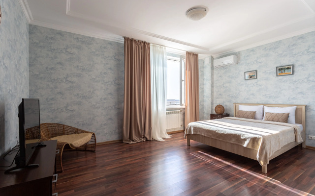 Квартира трехкомнатная с видом на море