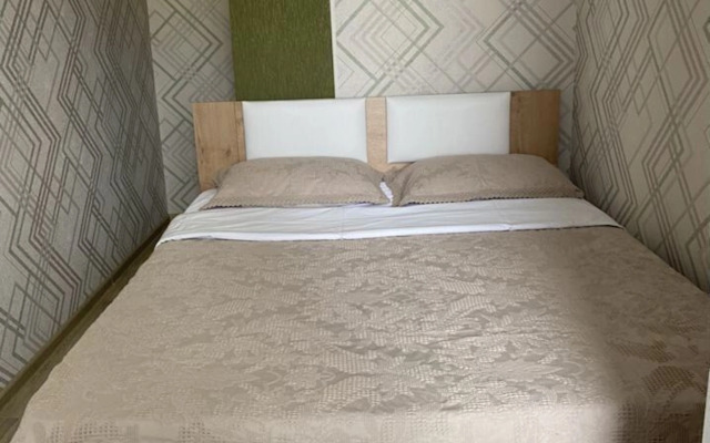 Na Prospekte 50 Let Oktyabrya 22 Flat