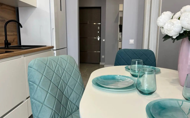 Trekhmestnye s Vidom na Reku Flat