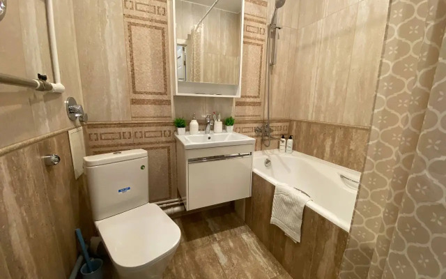 Квартира рядом с теннисным кортом и парком Сибирь House