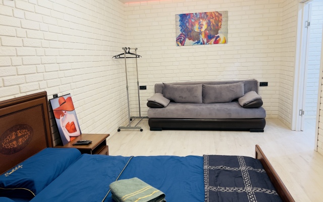 Blagoustroyennye na ulice Koroleva Apartments