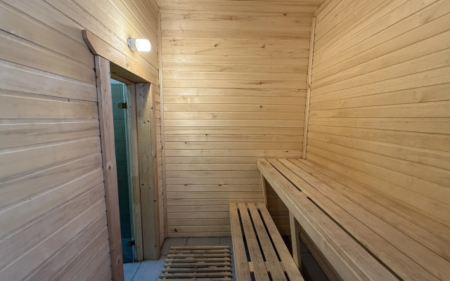 Частный дом на берегу озера