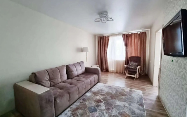Na Ulitse Imeni Kosmonavta Popovicha 25 Apartments