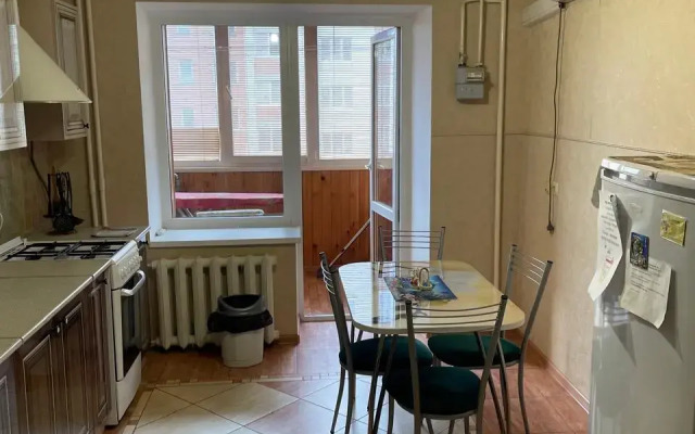 Kvartira Na Oktyabryskoy 215/1 Apartments