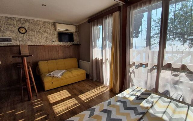 Guest House u Morya Massandrovskaya 13