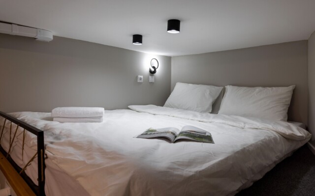 Апартаменты на Блохина 12 (1)