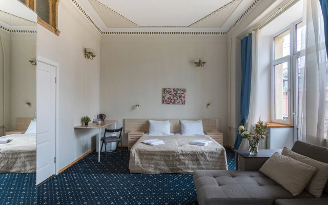 Aleksandr Hotel