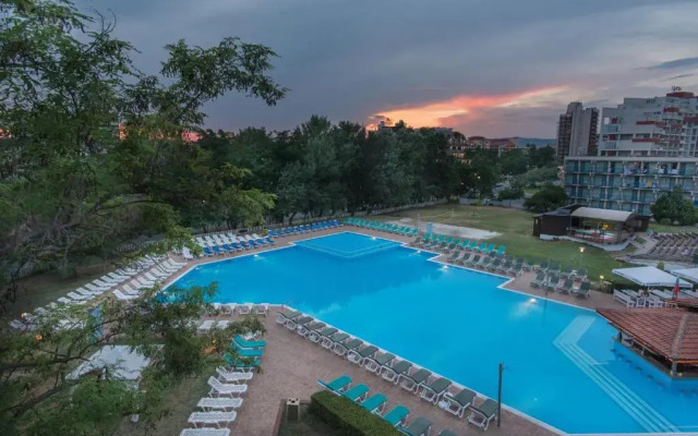 Отель Pomorie Sun