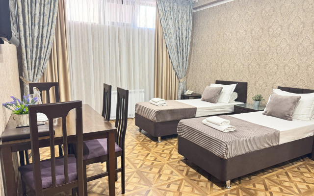 Hotel Paradeyson