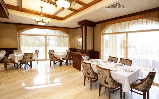 AquaView Hotel