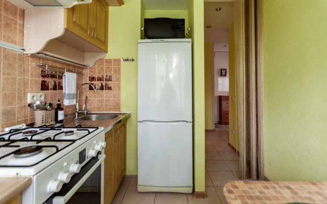 Dvukhkomnatnaya vblizi Petergofskikh fontanov Flat