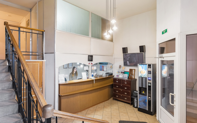 Metro-Tour Hostel