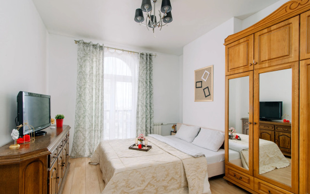 Chetyrekhkomnatnye v Tsentre Apartments
