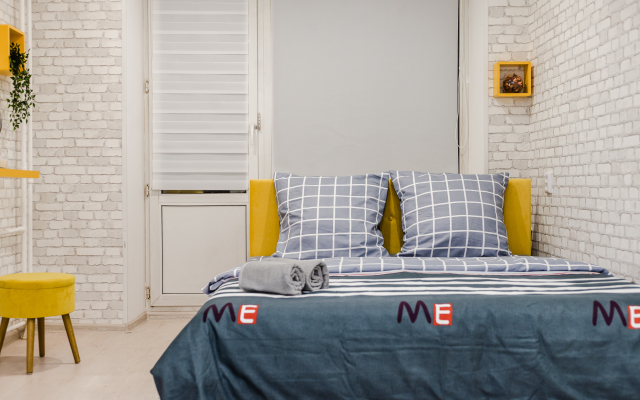 Na Ulitse Malaya Filevskaya Flat