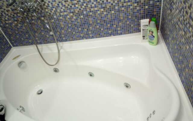 Апартаменты Dubki с Джакузи Шестиместные с 4 кроватями