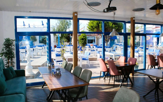 Mavi Restaurant & Apartments 1