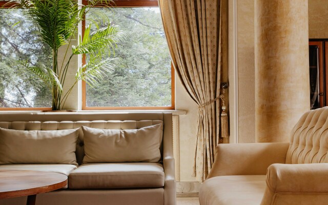 Amra Park Hotel & Spa