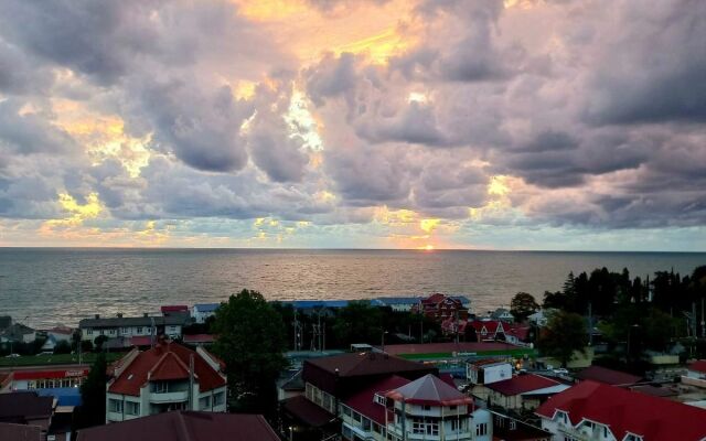 Отель LooBeach Seaview