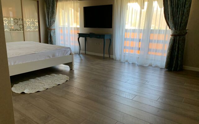 Просторные апартаменты с видом на горы