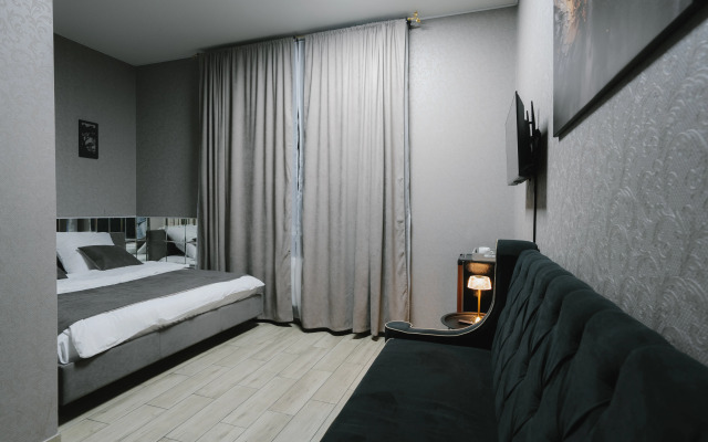 Black Out Hotel